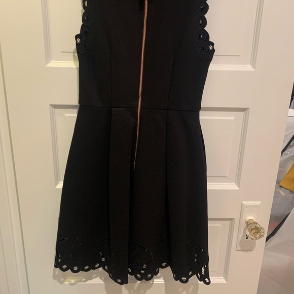 Ted Baker size 1 skater dress. Black, like new, thick material and good stretch - Picture 4 of 5